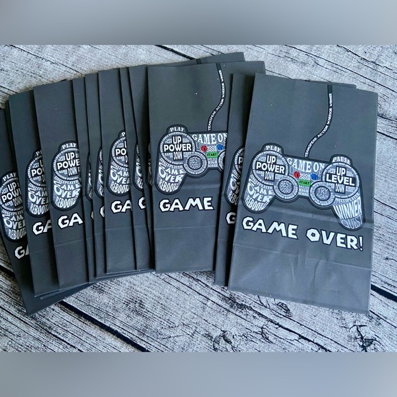 Pack of 15 video game treat bags/favor sacks/gift bags. Gaming design. - Picture 2 of 4